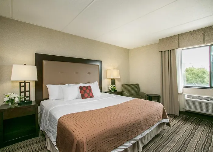 Mankato City Center Hotel